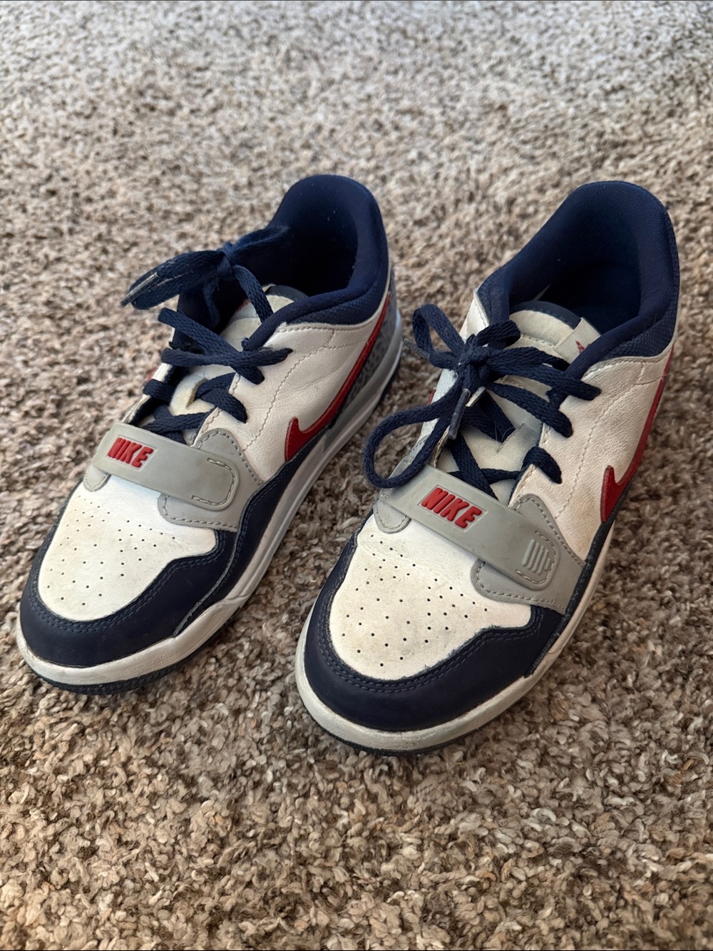 Nike Kids Navy, White & Red Low-Top Sneakers with Strap